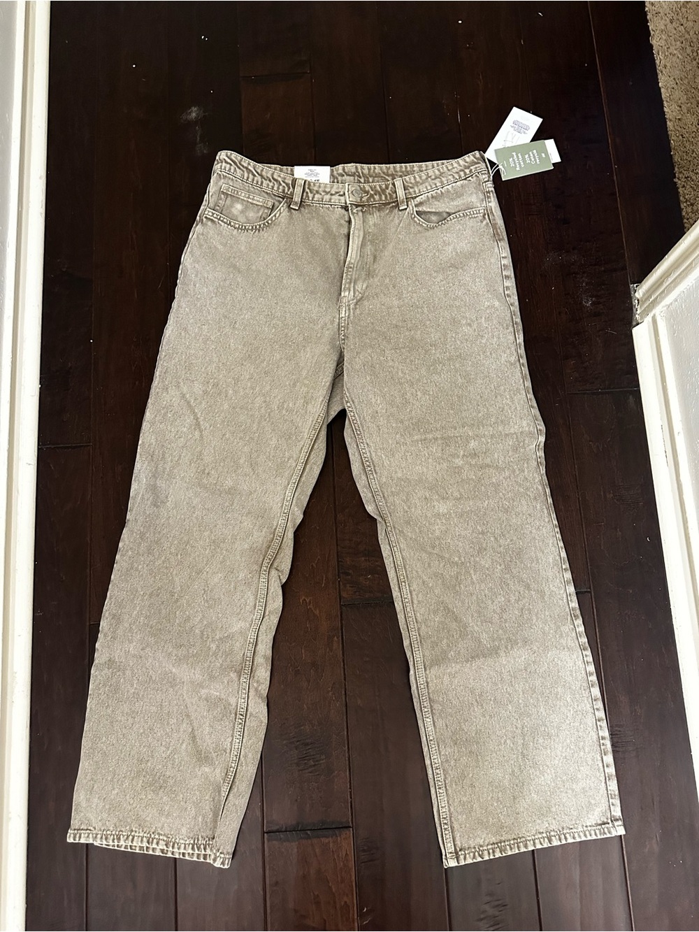 Women’s H&M Relaxed Straight Jeans in Light Taupe